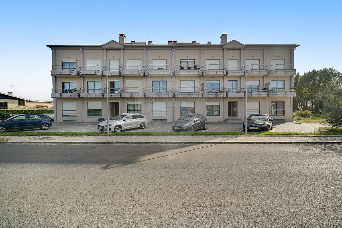 Apartamento T3 à venda em Oliveira do Bairro