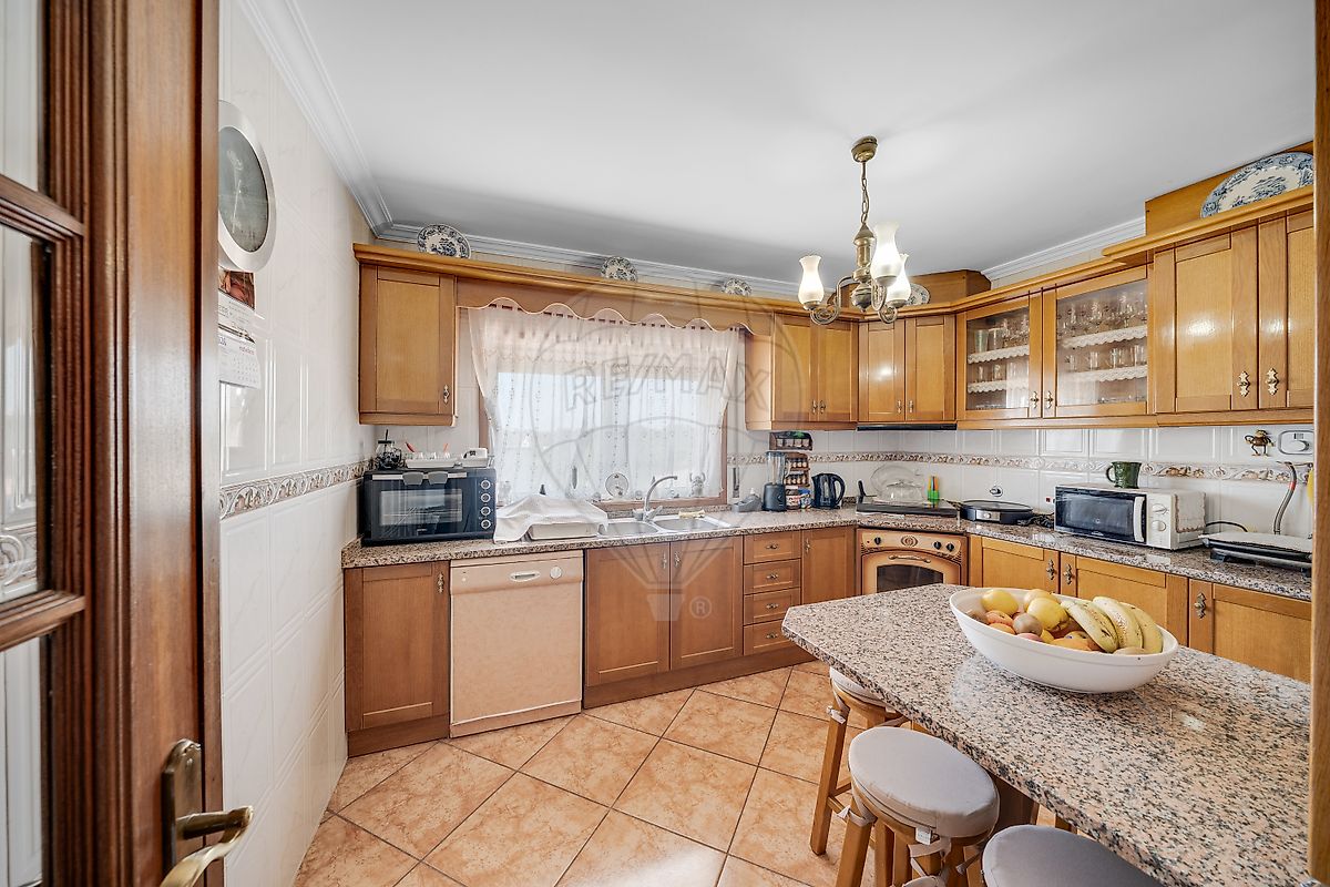 Apartamento T4 à venda em Oliveira do Bairro