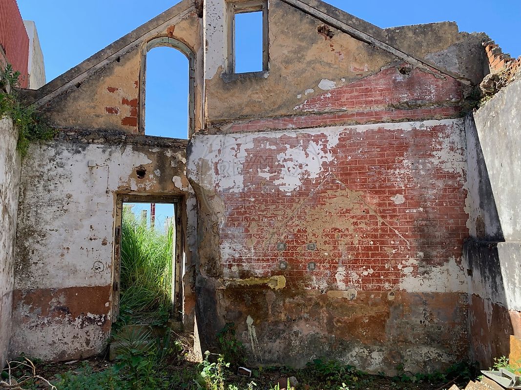Terreno à venda em Paço de Arcos