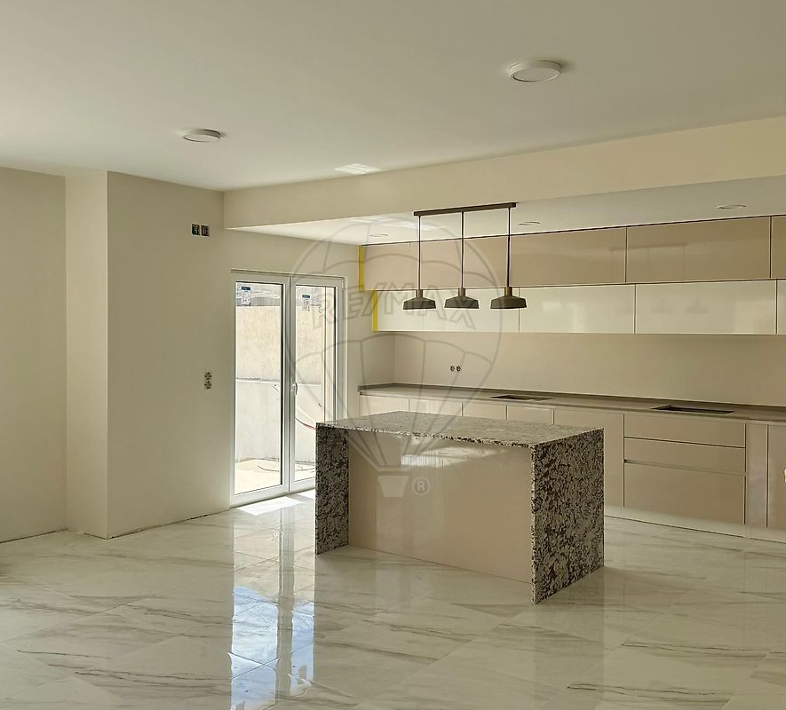 Moradia T4 à venda em Sintra