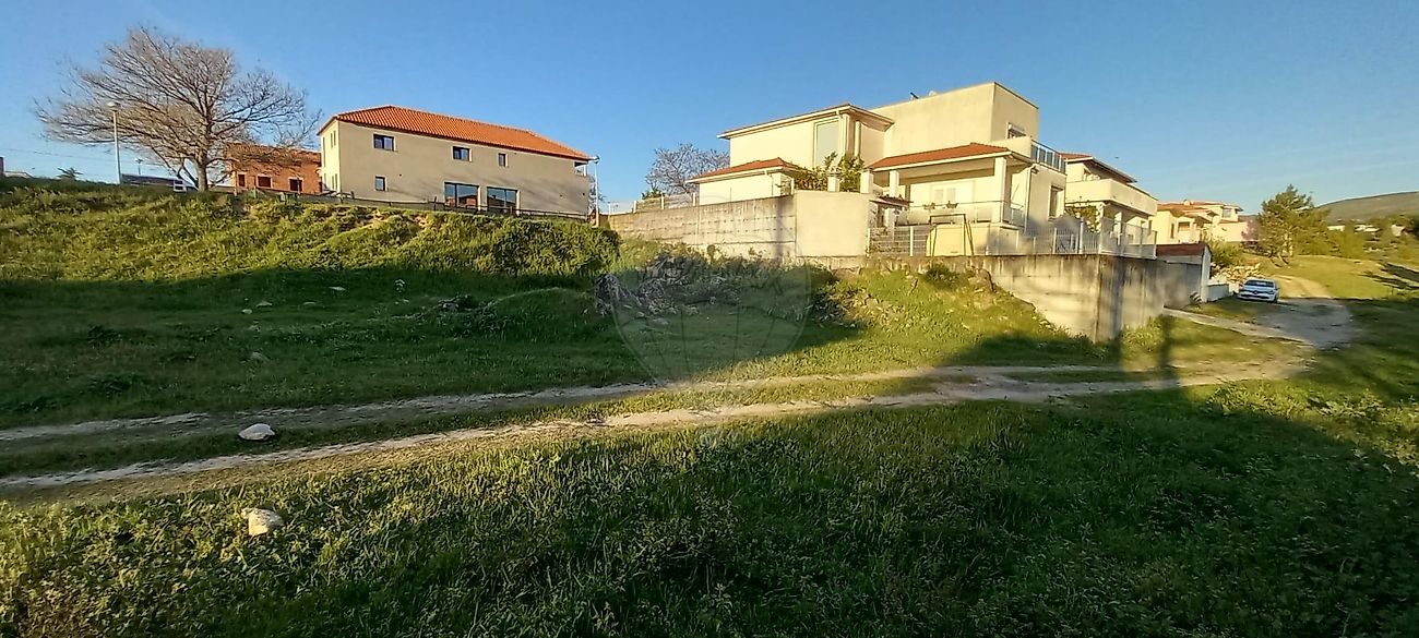 Terreno à venda em Gouveia