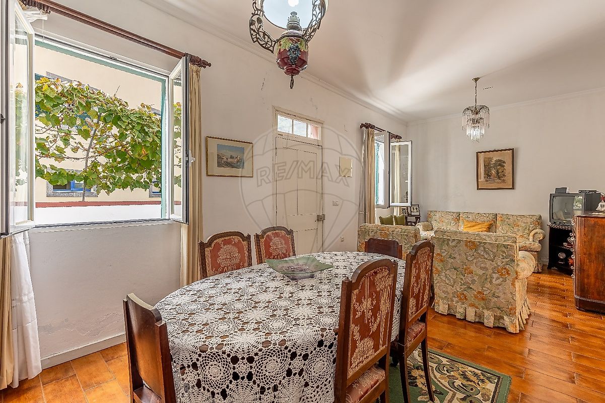 listing 123511068-82 picture-0