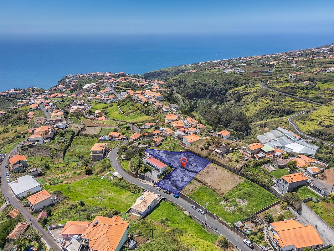Terreno à venda em Calheta (Madeira)