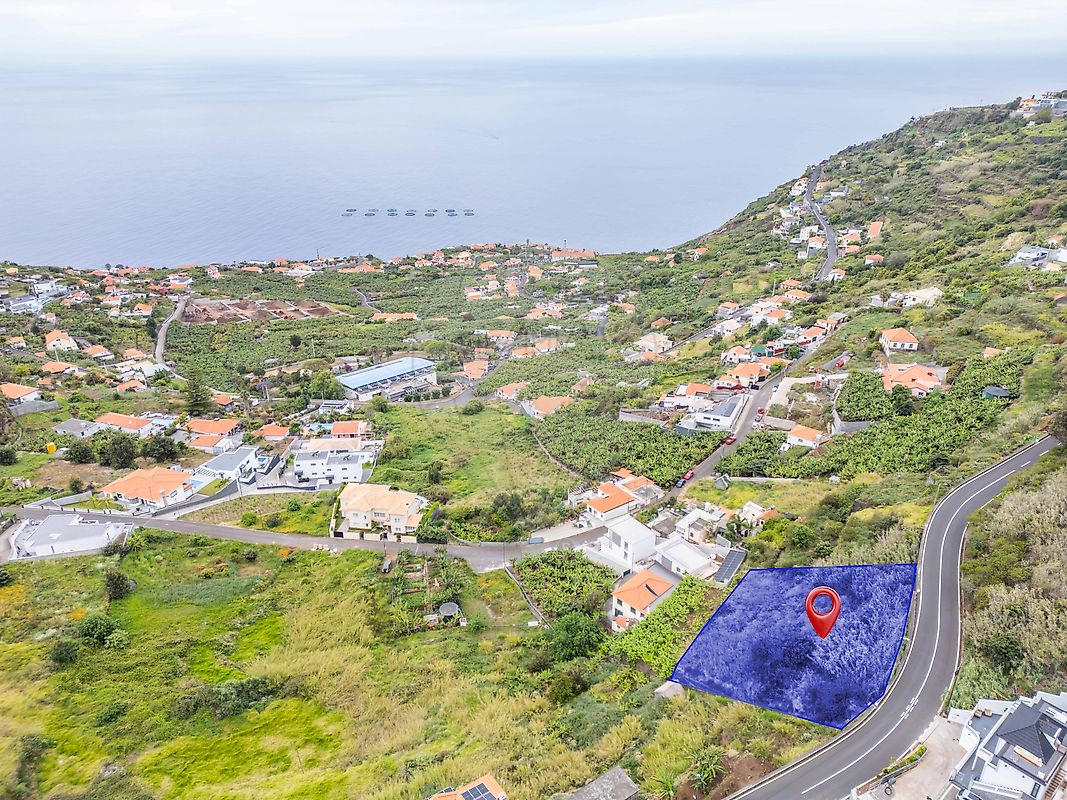 Land for sale in Calheta (Madeira), Portugal — €195,000