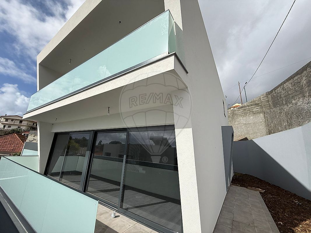 Moradia T3 à venda em Funchal