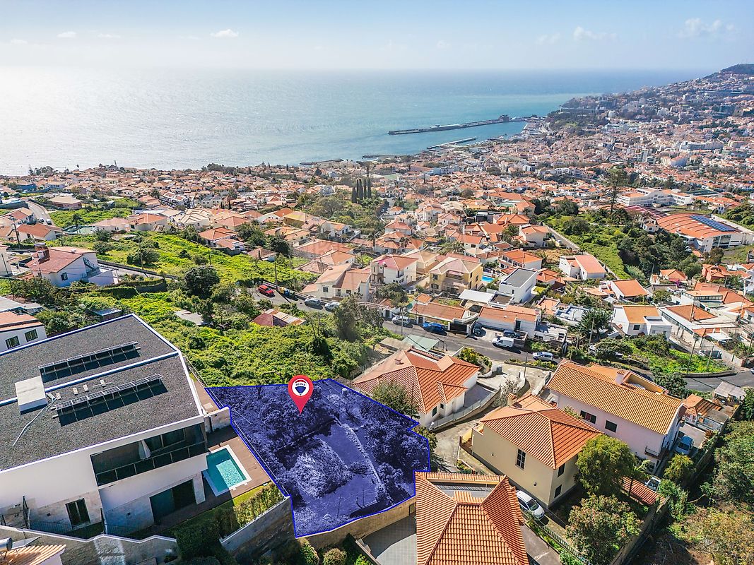 Terreno à venda em Funchal