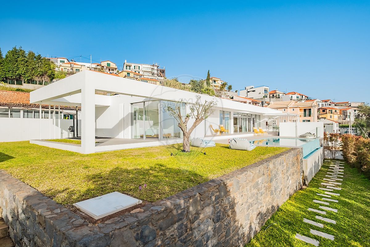 Moradia T3 à venda em Funchal