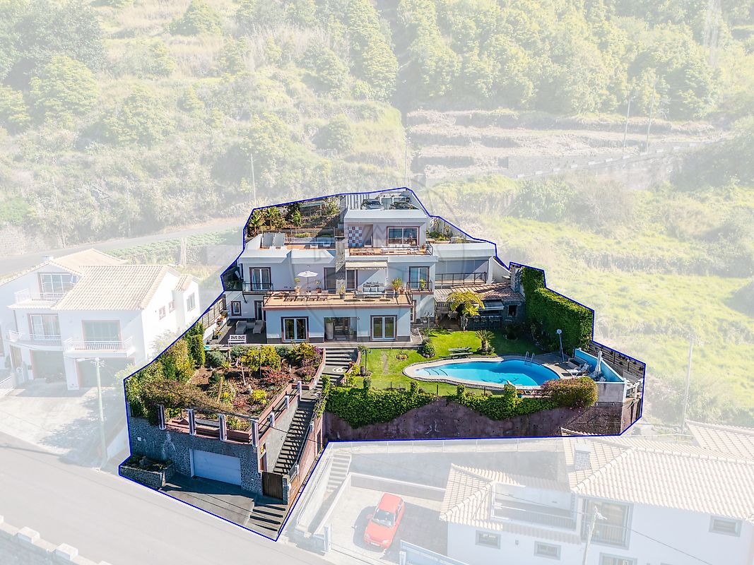 Moradia T4 à venda em Calheta (Madeira)