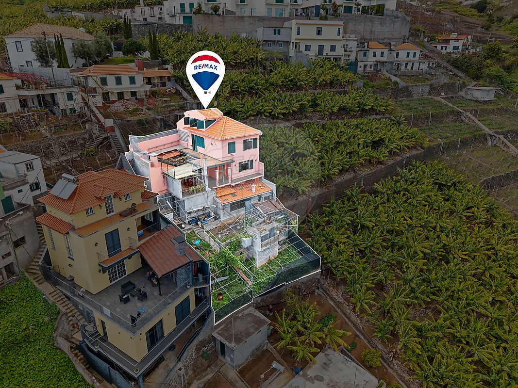 Moradia T3 à venda em Câmara de Lobos