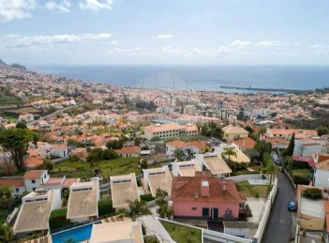 Apartamento T3 à venda em Funchal