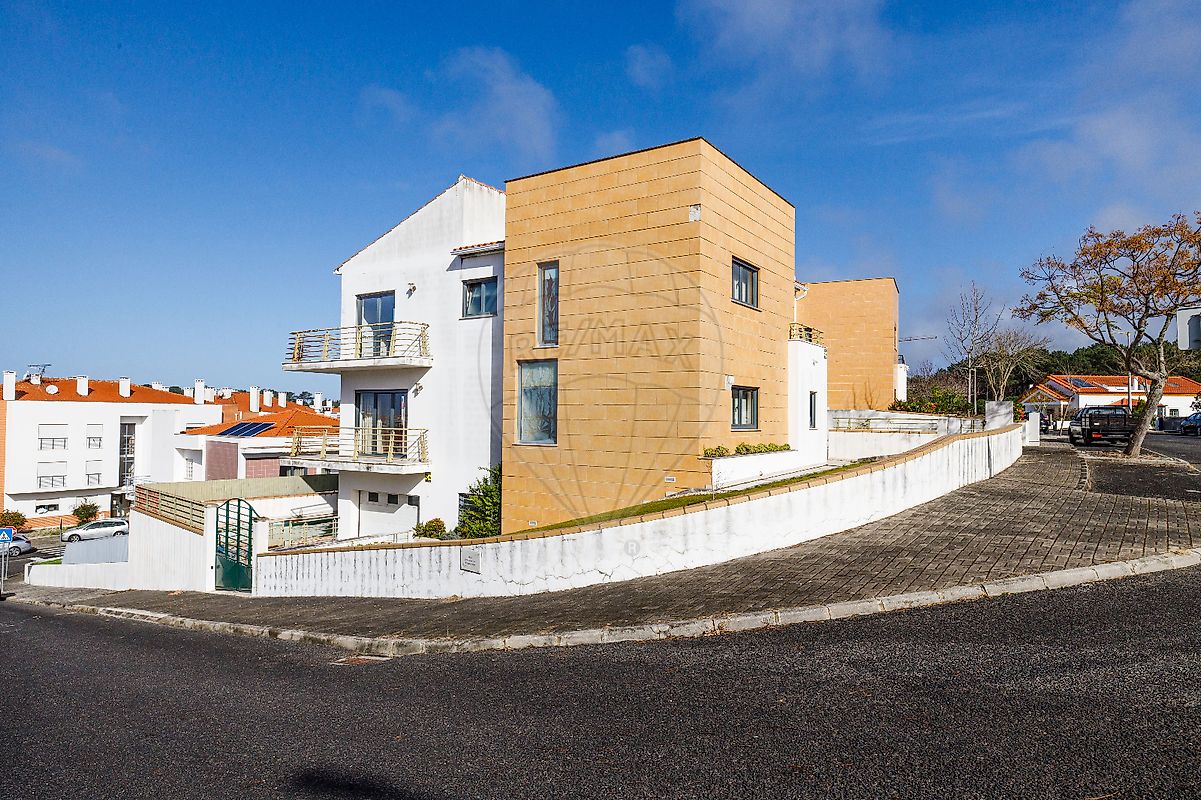 Moradia T4 à venda em Nazaré