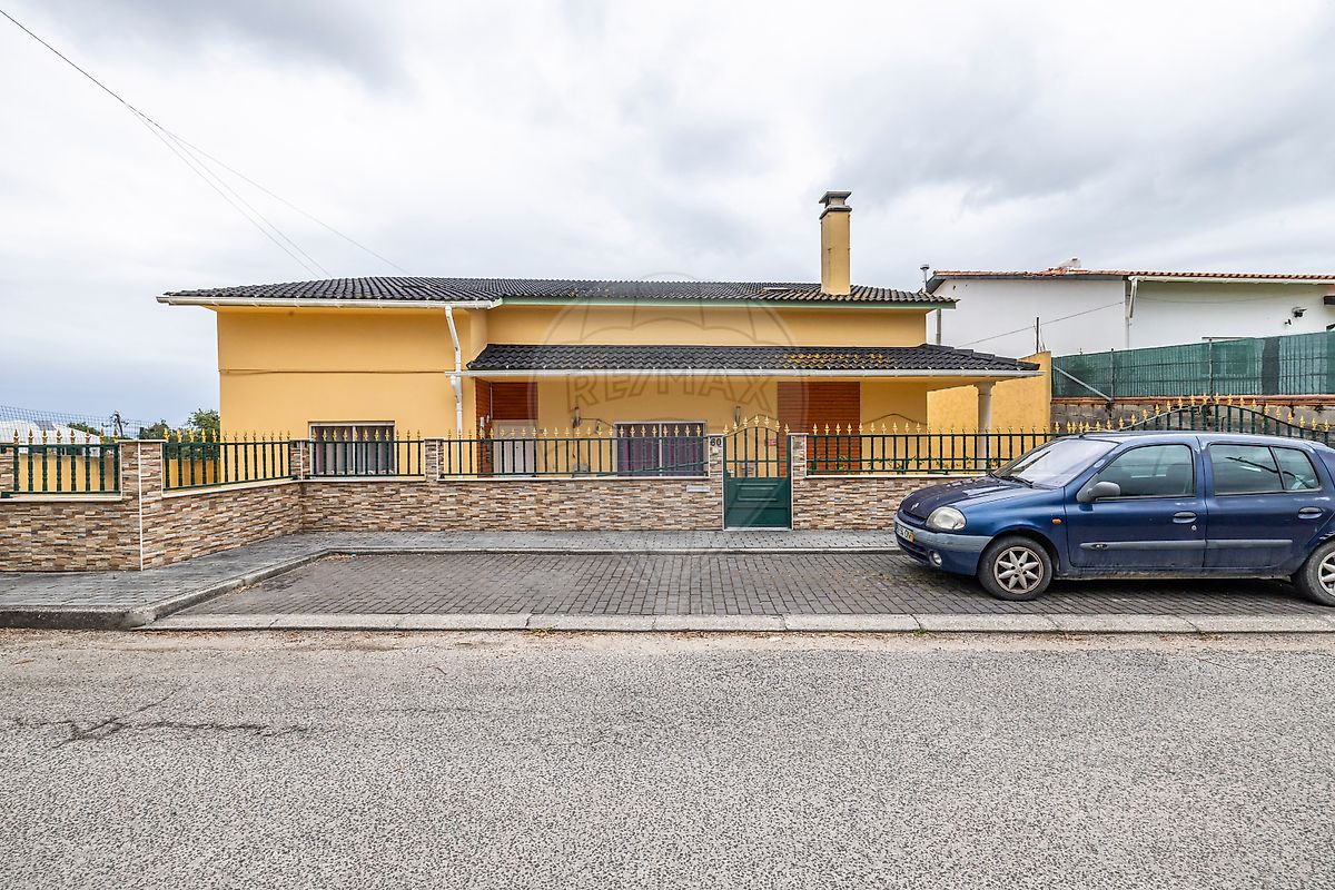 Moradia T3 à venda em Parceiros e Azoia, Leiria — foto 2