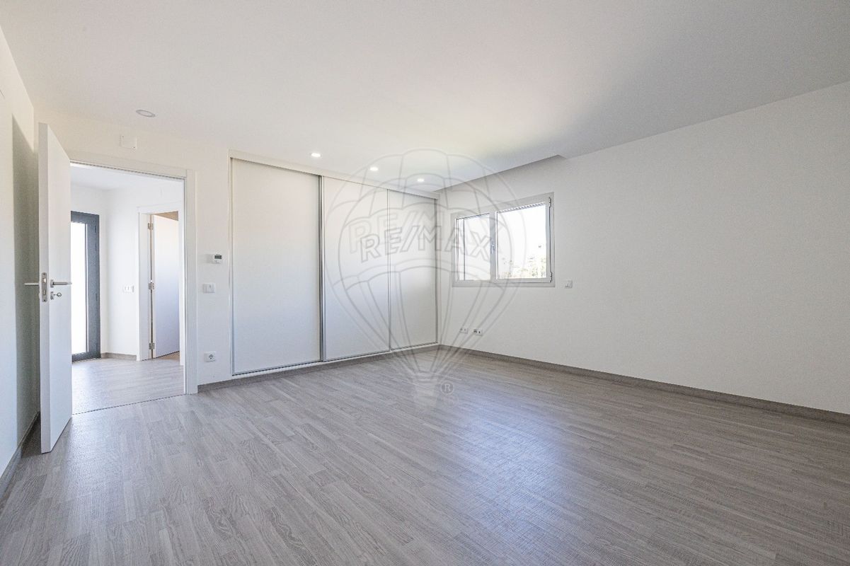listing 123531094-220 picture-0