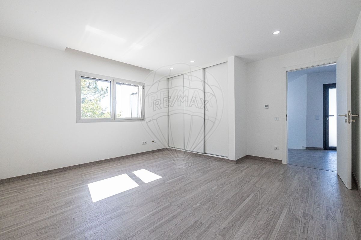 listing 123531094-220 picture-0