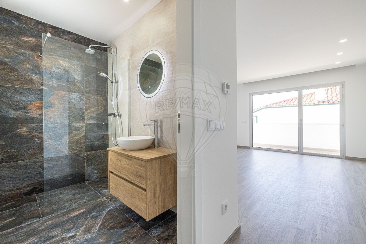 listing 123531094-220 picture-0