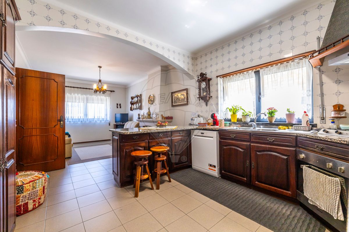 listing 123532009-48 picture-0