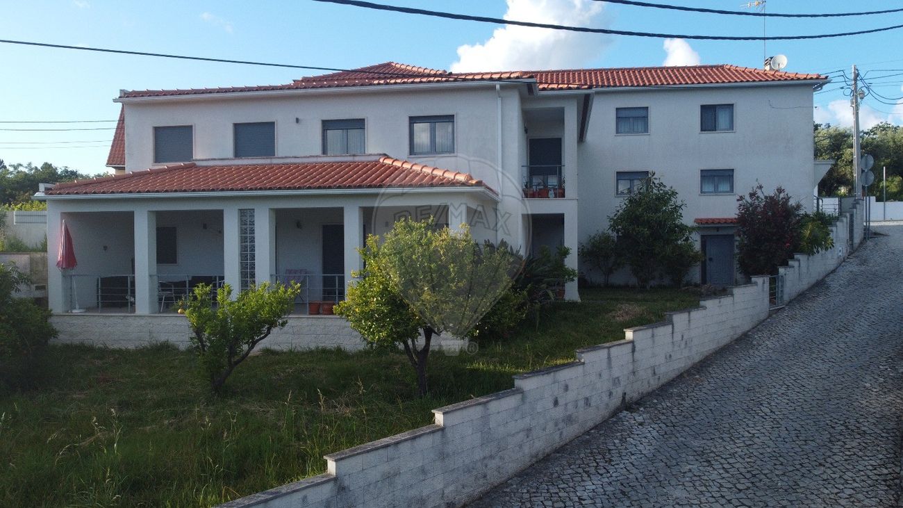 Moradia T4 para venda