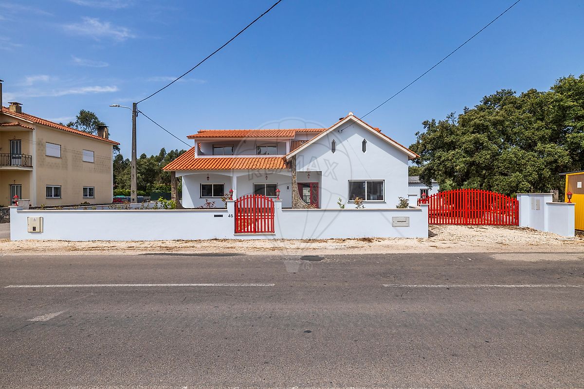 Moradia T5 para venda