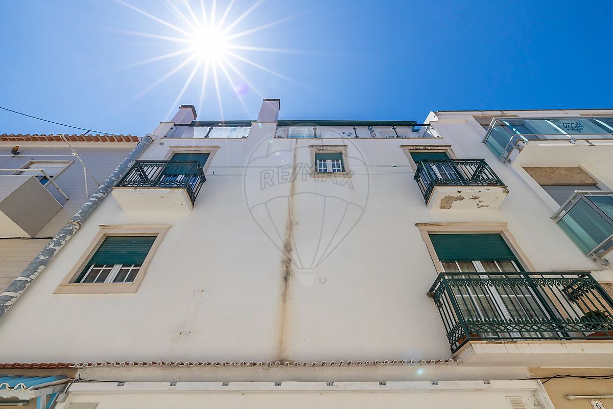 Prédio T2 à venda em Nazaré