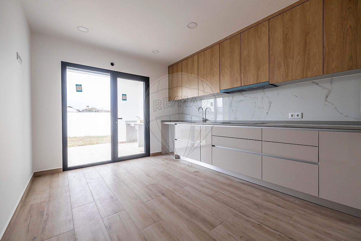 Moradia T4 à venda em Calvaria de Cima, Porto de Mós — foto 8