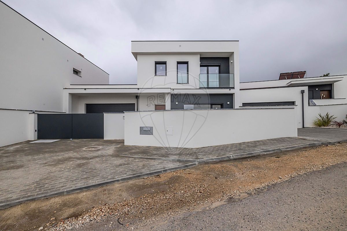 Moradia T4 à venda em Calvaria de Cima, Porto de Mós — foto 2