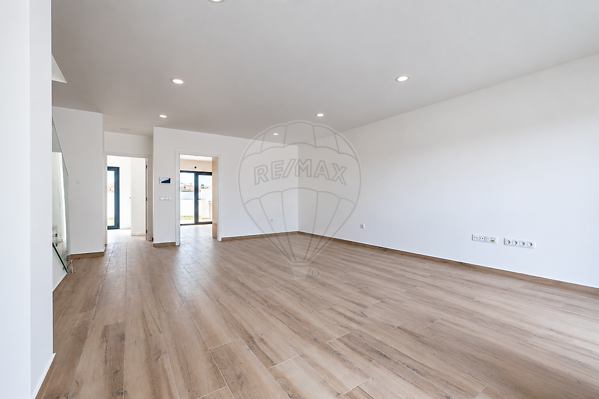 Moradia T4 à venda em Calvaria de Cima, Porto de Mós — foto 4