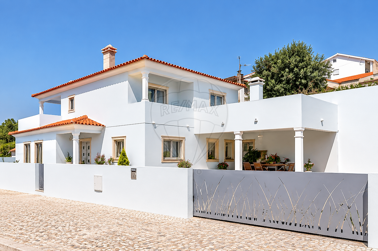 Moradia T4 em Porto de Mós - São João Baptista e São Pedro, €380.000