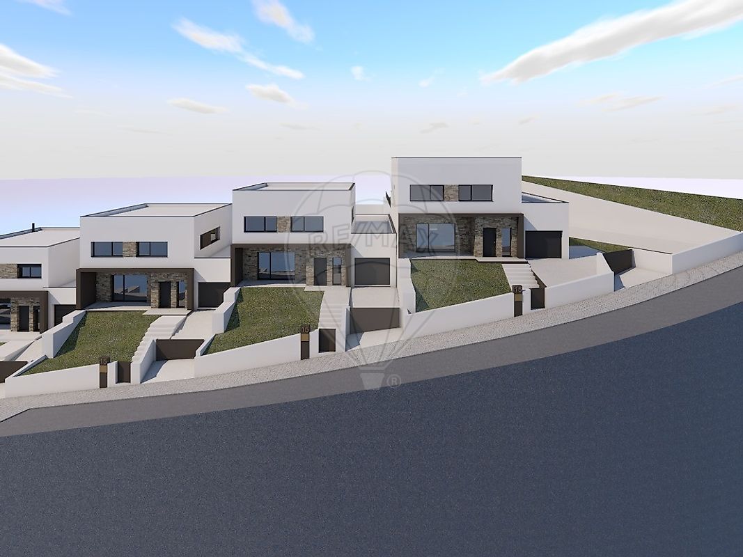 Moradia T4 à venda em Leiria