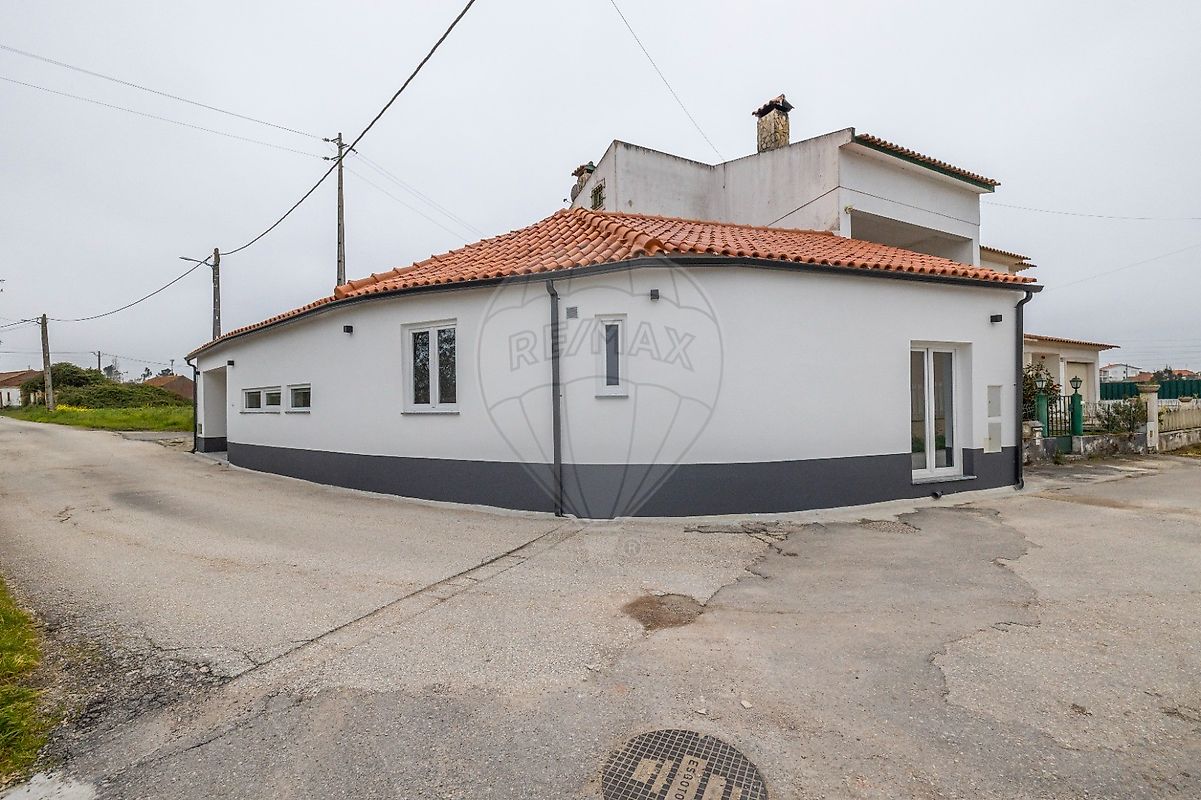 Moradia T3 à venda em Porto de Mós