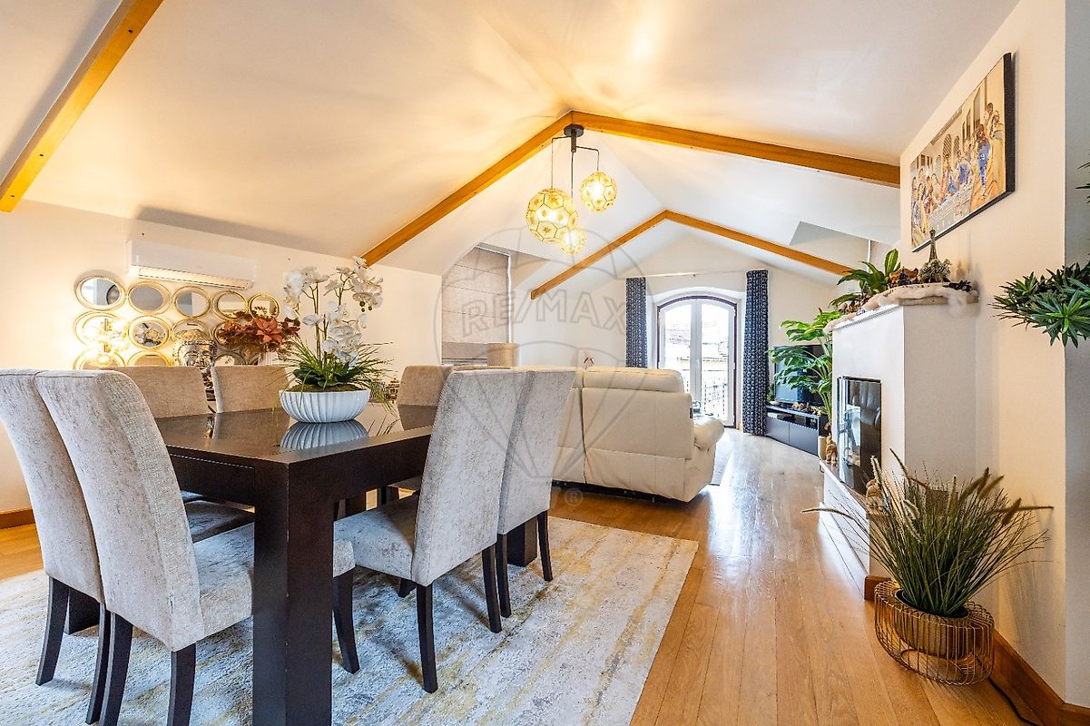 Apartamento T10 à venda em Leiria