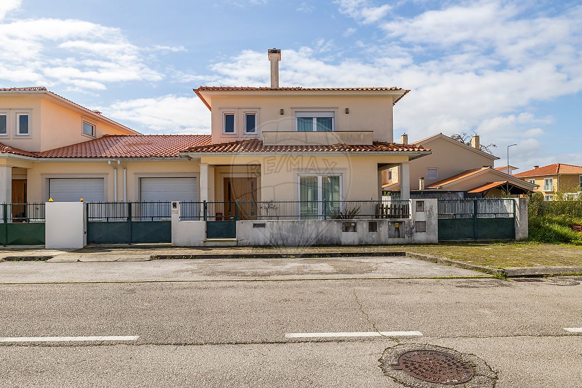 Moradia T4 à venda em Marinha Grande