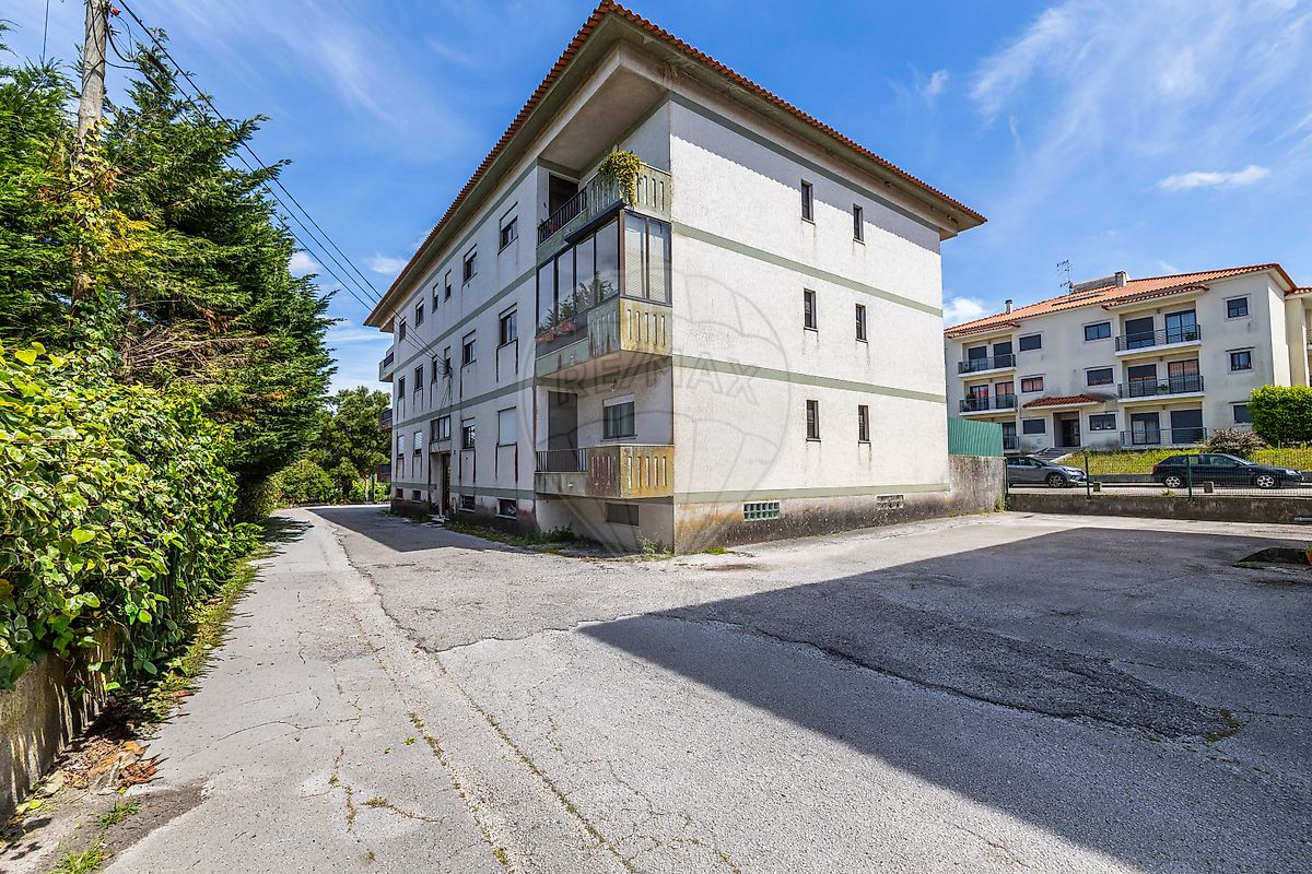 Apartamento T2 à venda em Porto de Mós