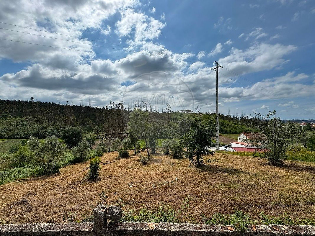 Terreno à venda em Leiria