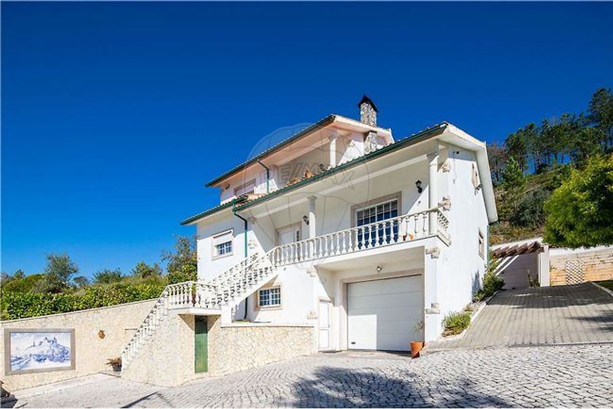 Moradia - Porto de Mós - São João Baptista e São Pedro, Porto de Mós, Leiria