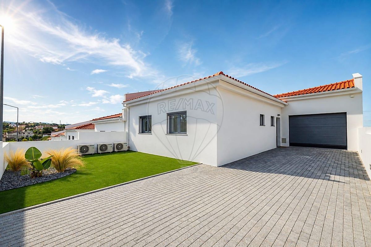 Moradia T2 - Golpilheira, Batalha, Leiria