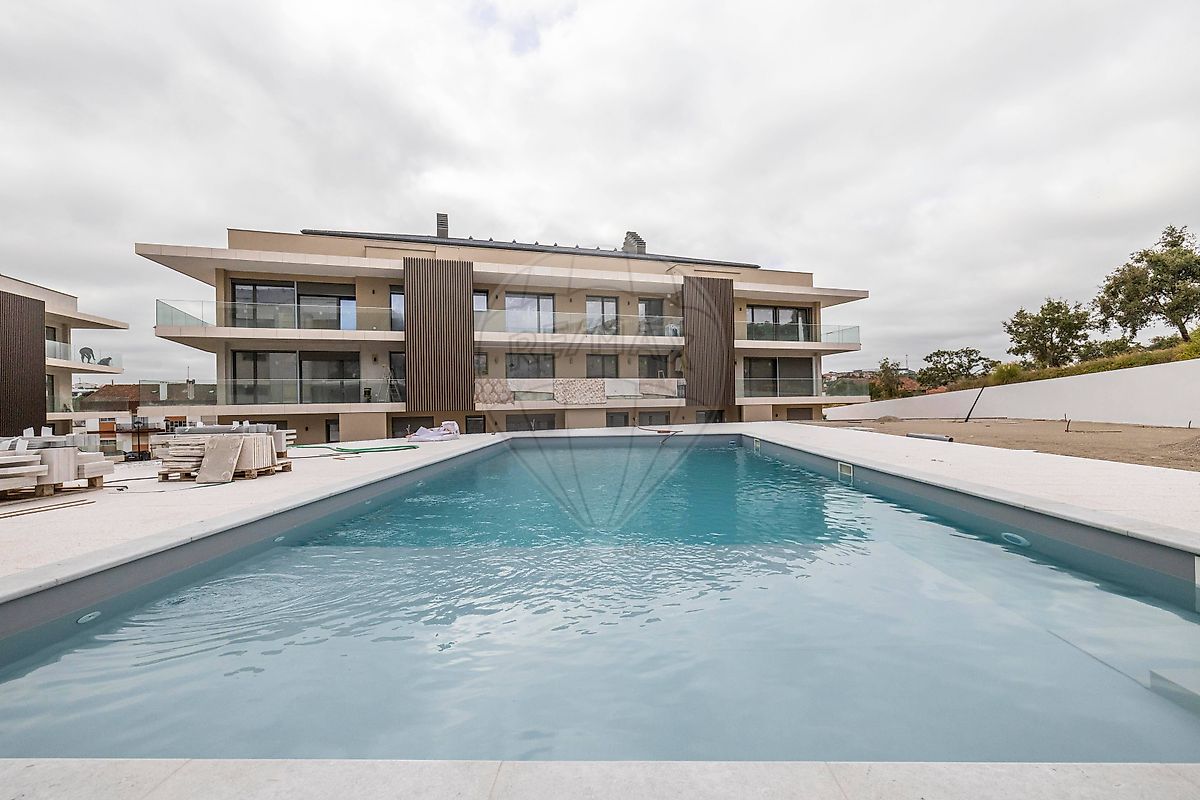 Apartamento T2 em Parceiros e Azoia, €355.000