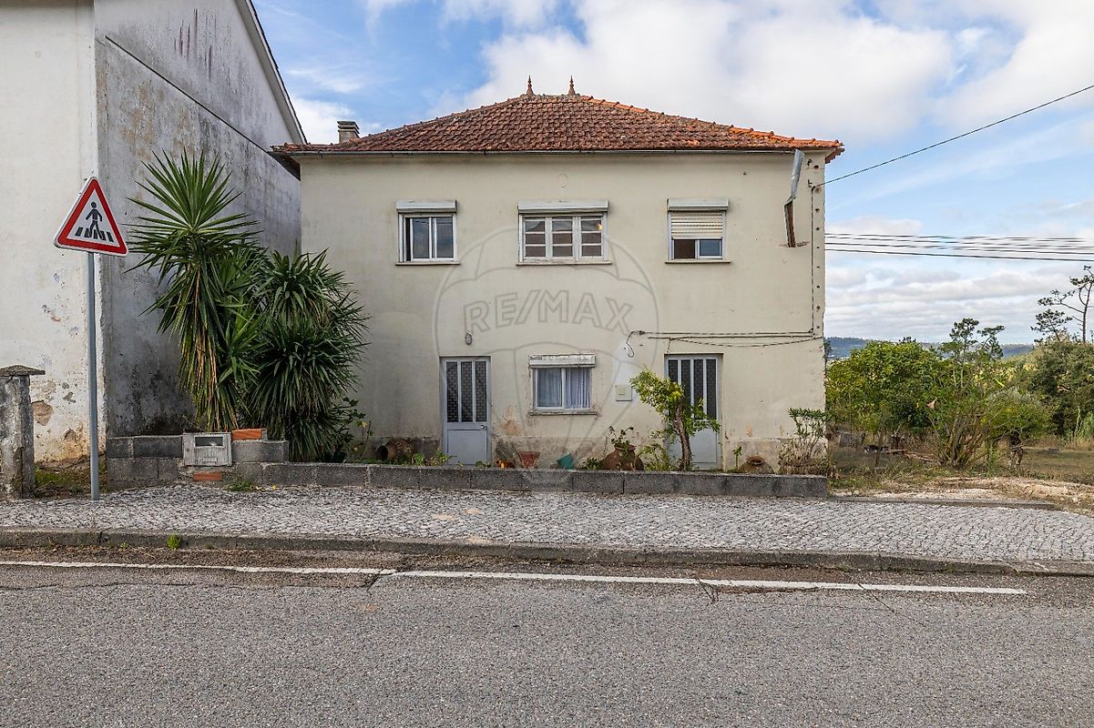Moradia T3 - Santiago e São Simão de Litém e Albergaria dos Doze, Pombal, Leiria