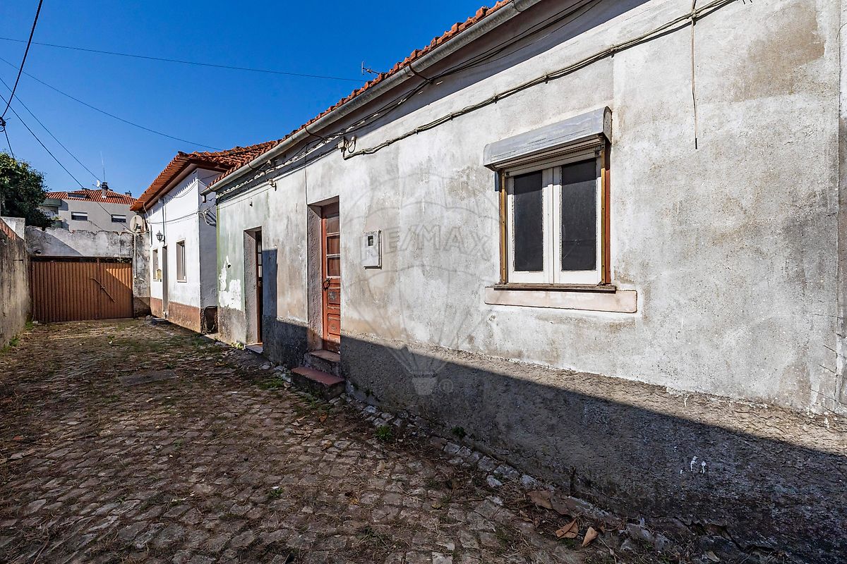 Moradia T2 em Leiria, Pousos, Barreira e Cortes, €135.000