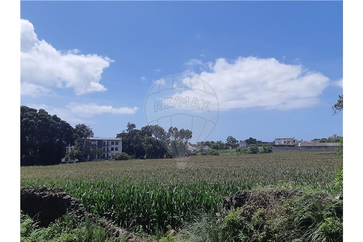 Terreno à venda em Ponta Delgada