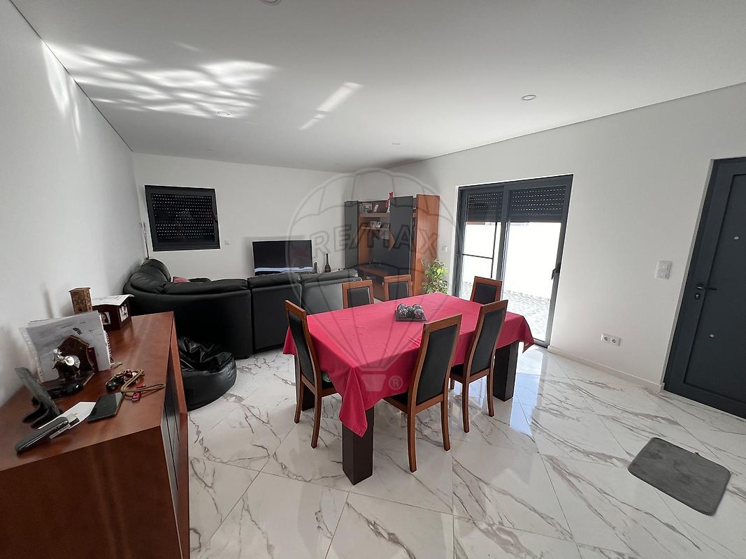 listing 123541140-44 picture-0