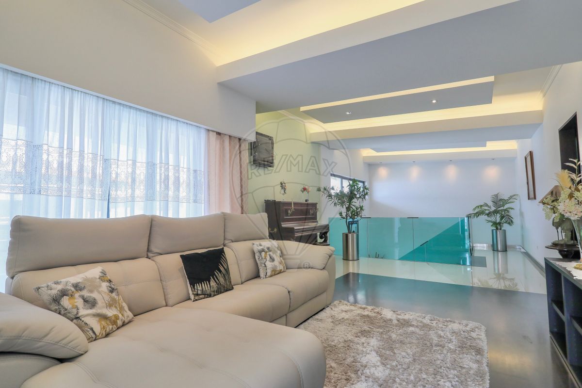 listing 123541125-134 picture-0
