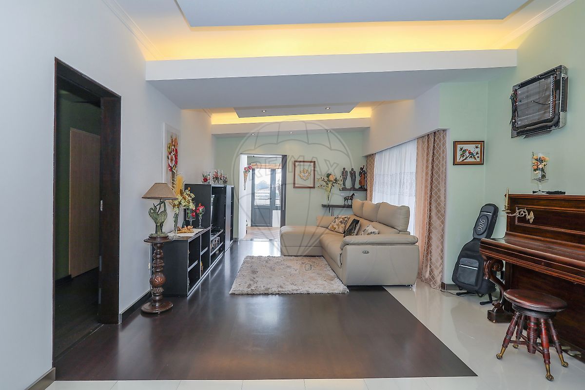 listing 123541125-134 picture-0