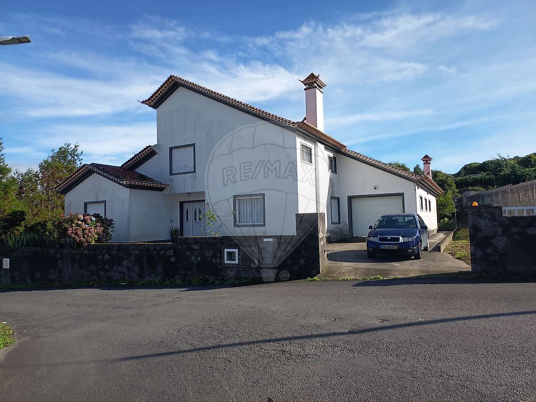 Moradia T6 para venda