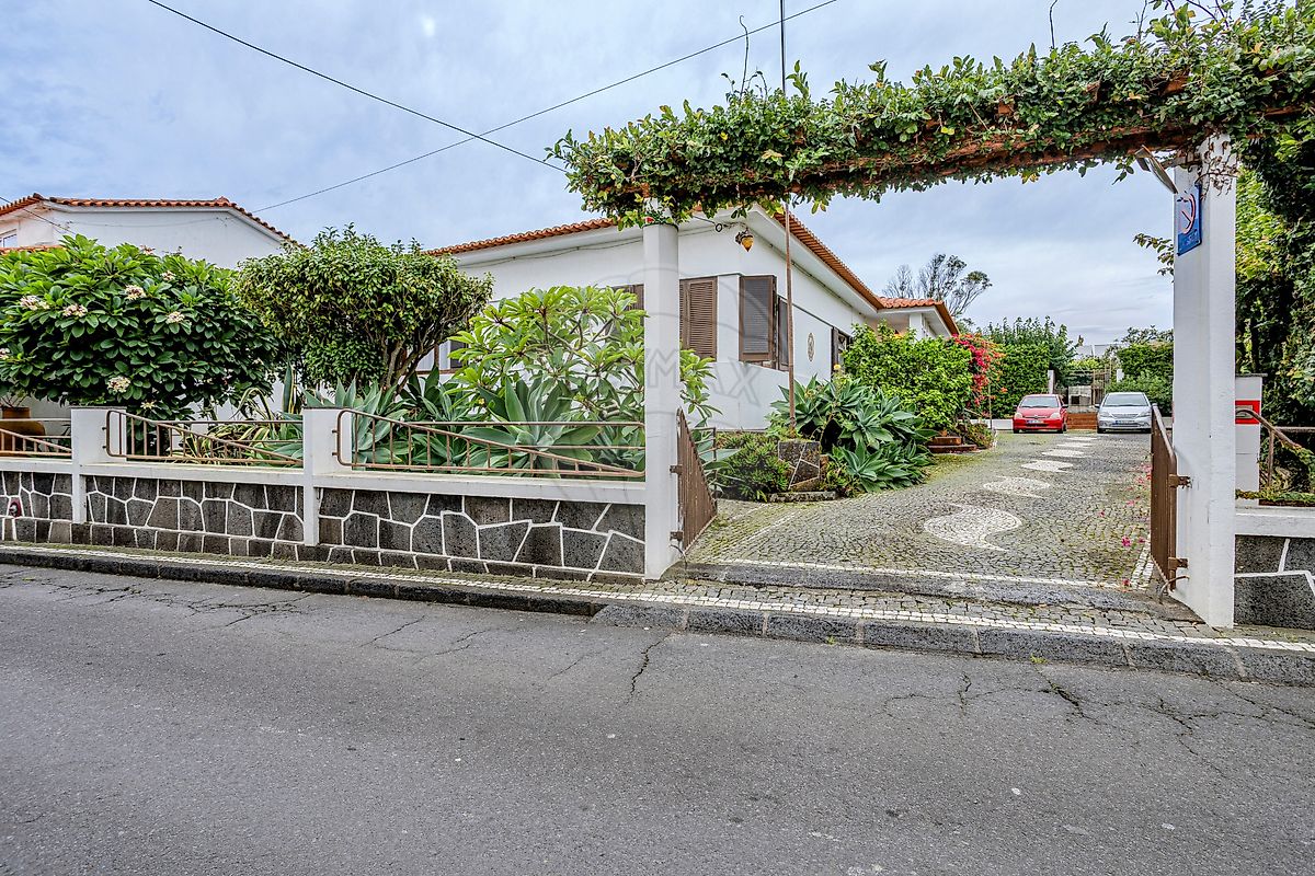 Moradia T4 para venda