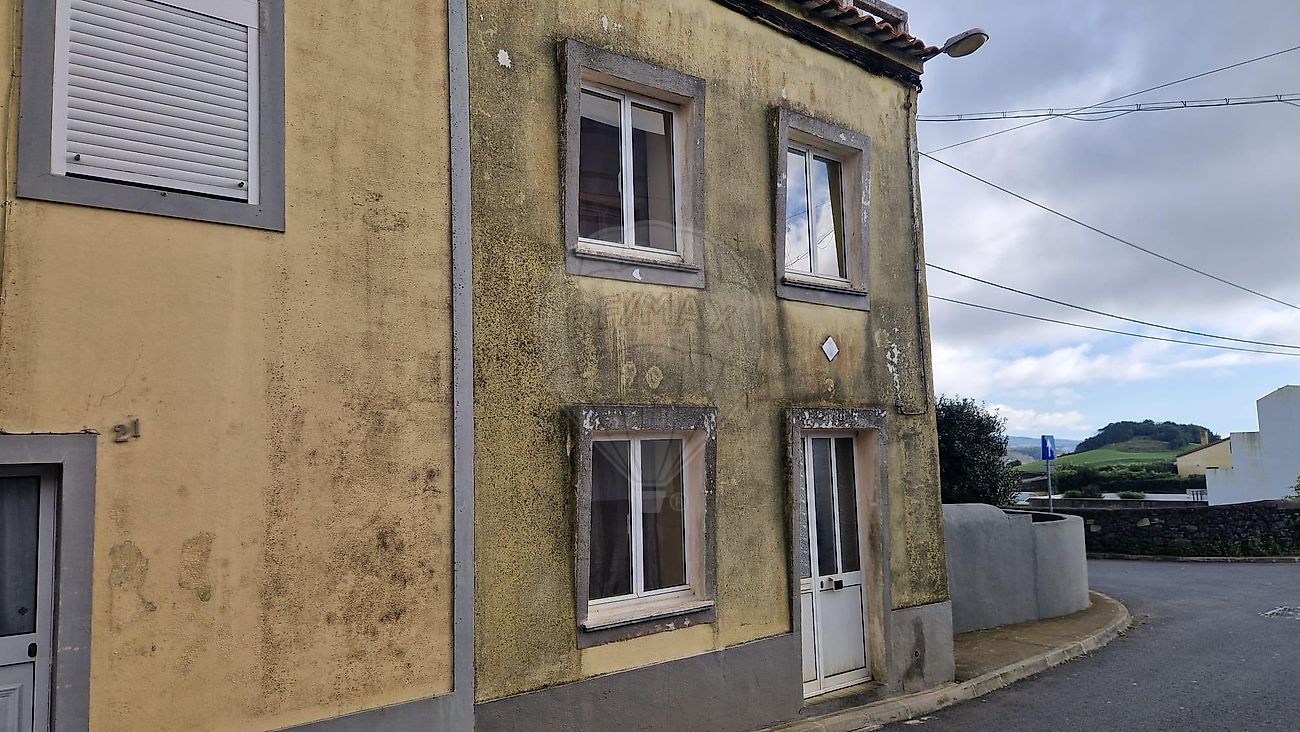 Moradia T2 à venda em Ponta Delgada