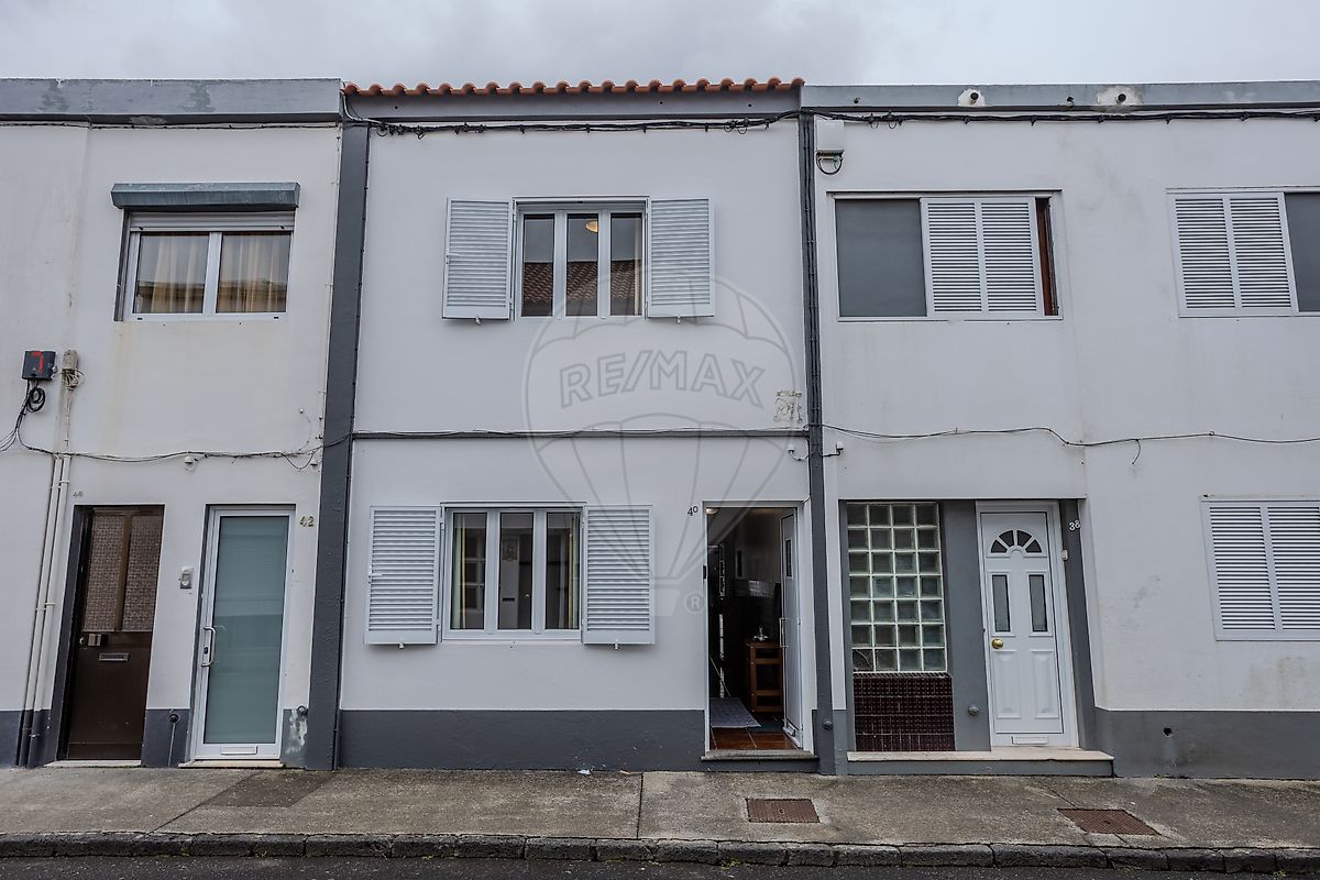Moradia T2 à venda em Ponta Delgada