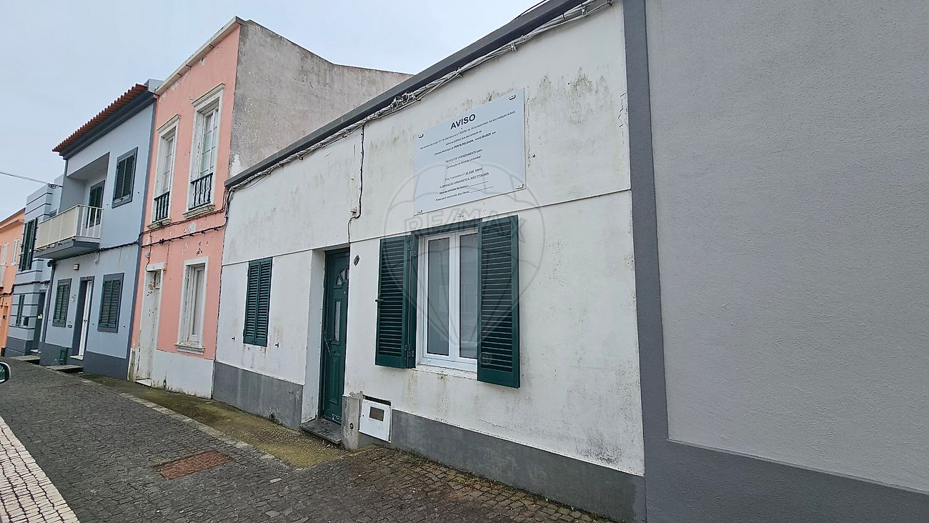 Moradia T3 à venda em Ponta Delgada