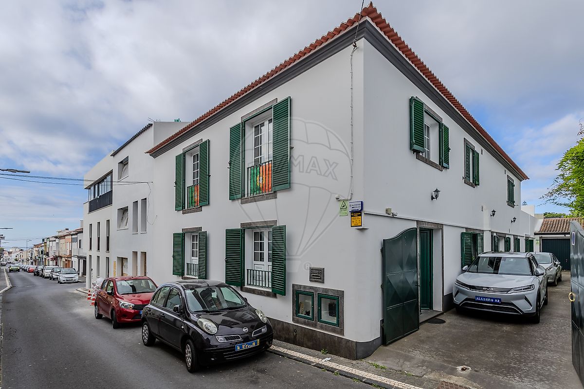 Apartamento T6 à venda em Ponta Delgada