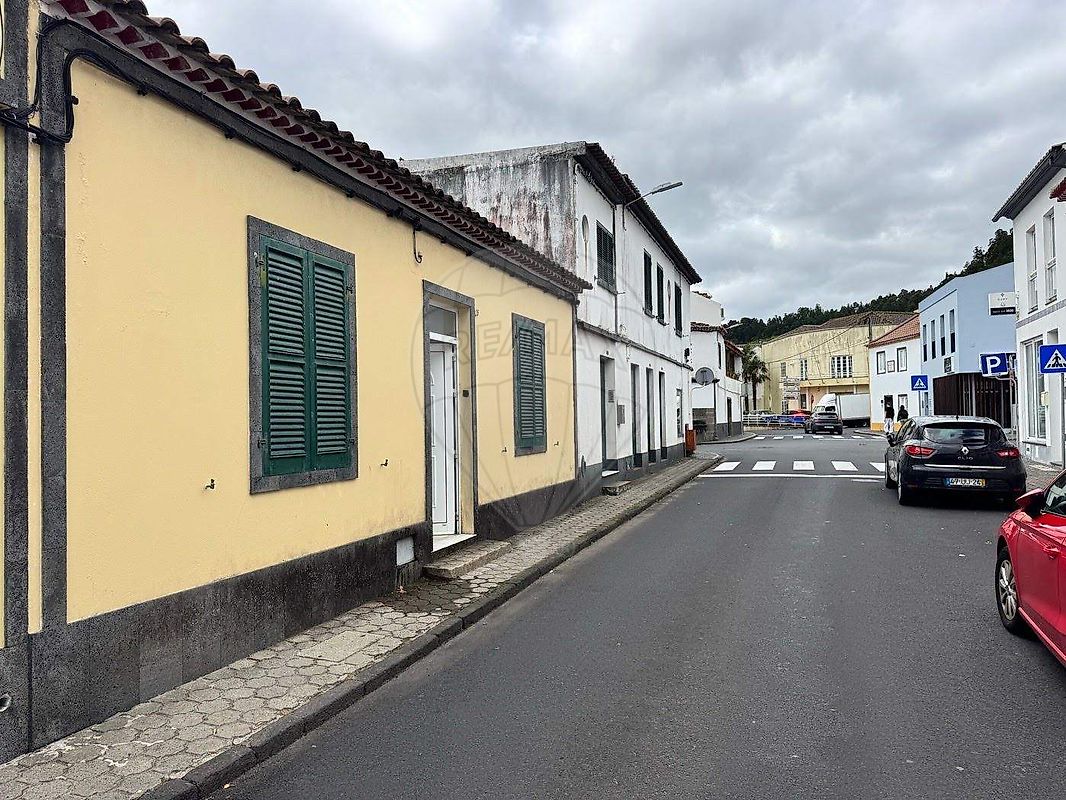 Moradia T2 em Furnas, €225.000