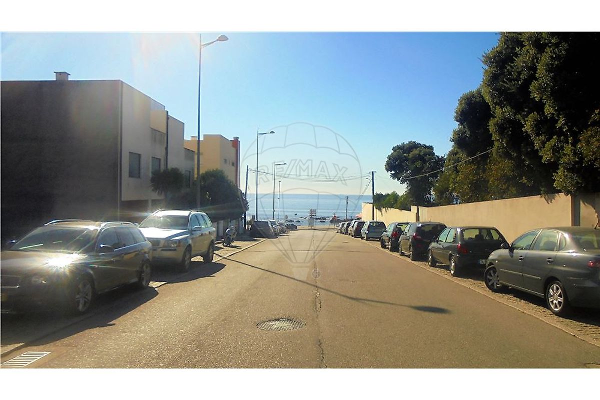 Land for sale in Vila Nova de Gaia, Portugal — €1,500,000